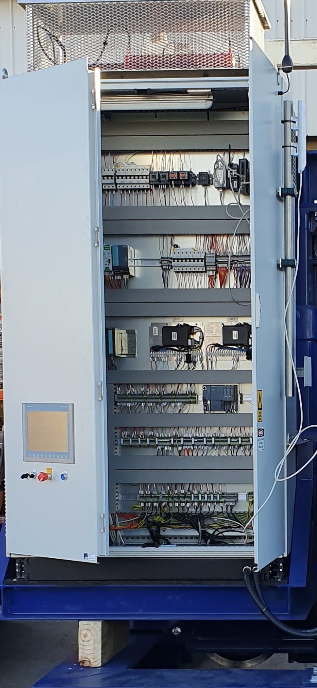 Trolley-mounted control cabinet with HMI on the door
